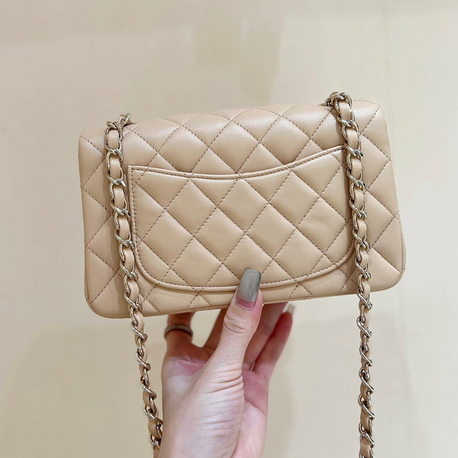 CHANEL 25S FLAP BAG 20 CM IN LIGHT BEIGE LAMBSKIN WITH GOLD HARDWARE