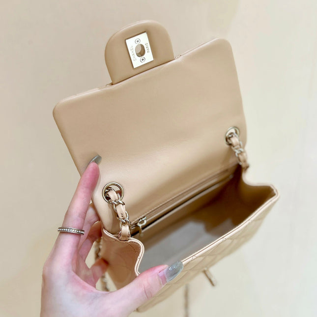CHANEL 25S FLAP BAG 17 CM IN LIGHT BEIGE LAMBSKIN WITH GOLD HARDWARE