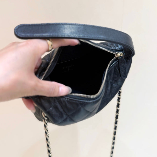 CHANEL 25S HOBO BAG 21 IN BLACK GRAINED CALFSKIN EMBELLISHED LOGO