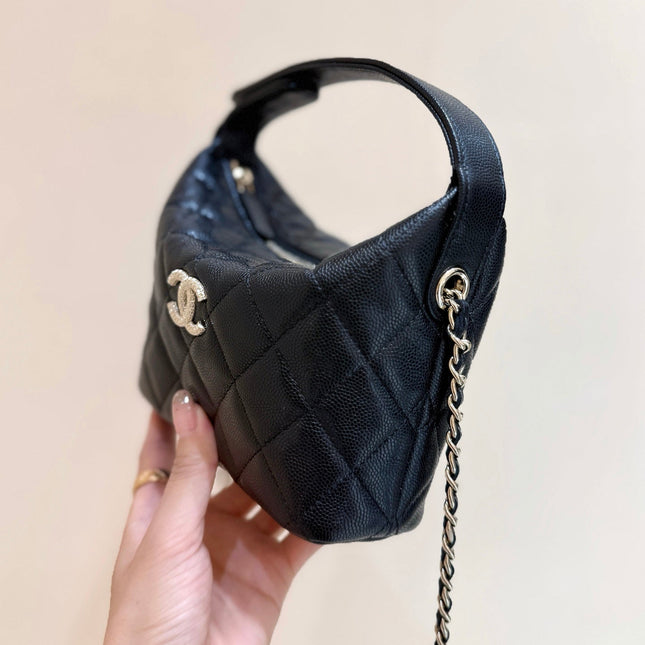 CHANEL 25S HOBO BAG 21 IN BLACK GRAINED CALFSKIN EMBELLISHED LOGO