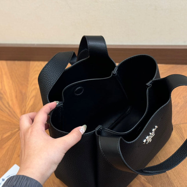 PRA 25 BASKET BAG IN BLACK CALFSKIN