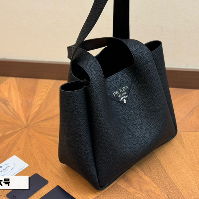 PRA 25 BASKET BAG IN BLACK CALFSKIN