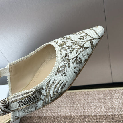 J'ADIOR SLINGBACK PUMP WHITE AND GOLD-TONE MILLEFIORI JACQUARD