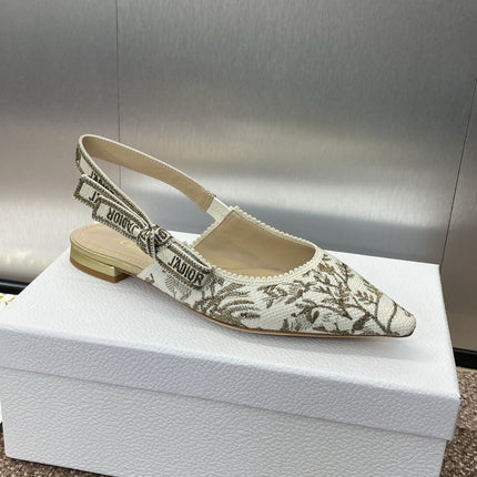 J'ADIOR SLINGBACK PUMP WHITE AND GOLD-TONE MILLEFIORI JACQUARD