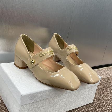 MEDIUM 35 MM HEEL PUMP IN CAMEL BEIGE PATENT CALFSKIN