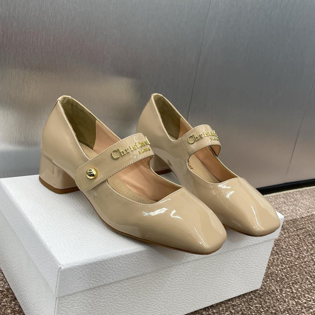MEDIUM 35 MM HEEL PUMP IN CAMEL BEIGE PATENT CALFSKIN