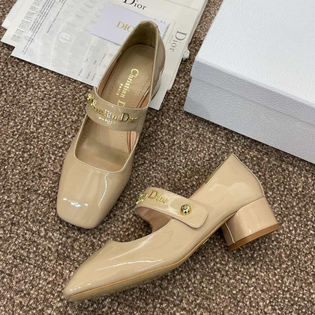 MEDIUM 35 MM HEEL PUMP IN CAMEL BEIGE PATENT CALFSKIN