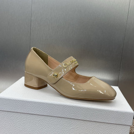 MEDIUM 35 MM HEEL PUMP IN CAMEL BEIGE PATENT CALFSKIN