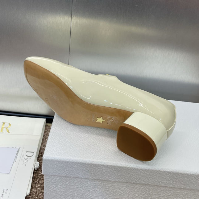MEDIUM 35 MM HEEL PUMP IN WHITE PATENT CALFSKIN