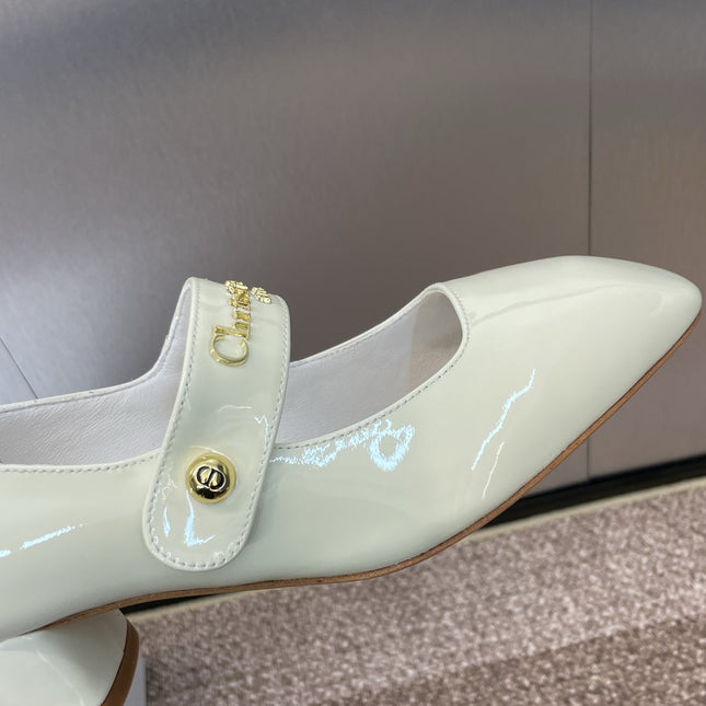 MEDIUM 35 MM HEEL PUMP IN WHITE PATENT CALFSKIN
