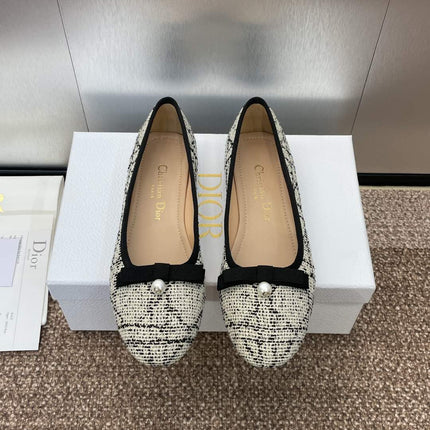 BALLET FLAT IN WHITE MIX BLACK EMBROIDERED CANNAGE TWEED