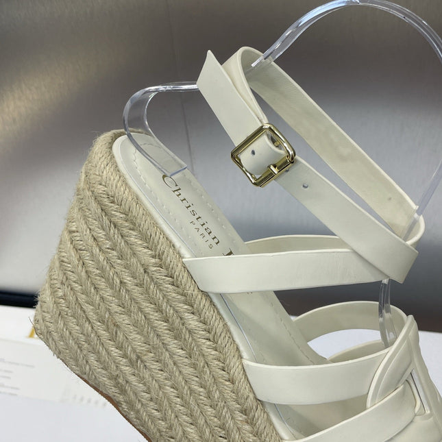 D-CLUB 25S HIGH HEEL WEDGE 100MM IN WHITE CALFSKIN RAFFIA SOLE