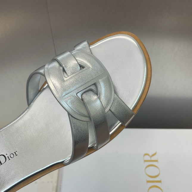 D-CLUB SLIDE SANDAL 25S IN SILVER GLOSSY CALFSKIN
