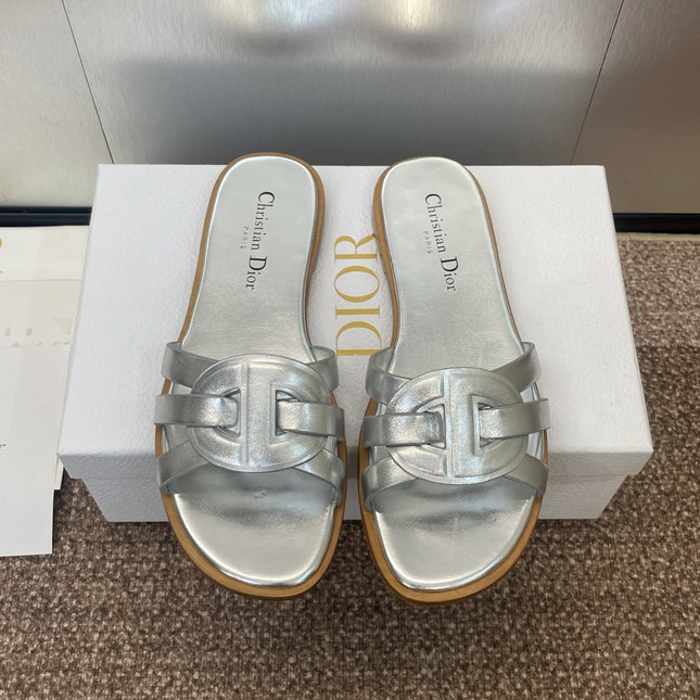D-CLUB SLIDE SANDAL 25S IN SILVER GLOSSY CALFSKIN