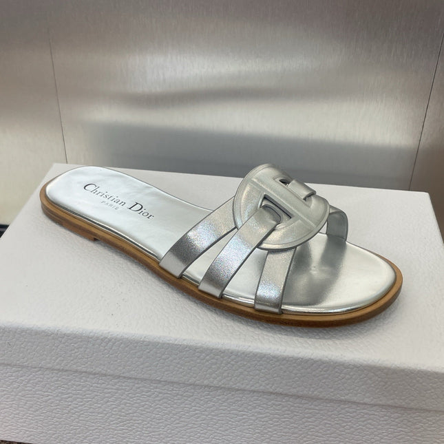 D-CLUB SLIDE SANDAL 25S IN SILVER GLOSSY CALFSKIN