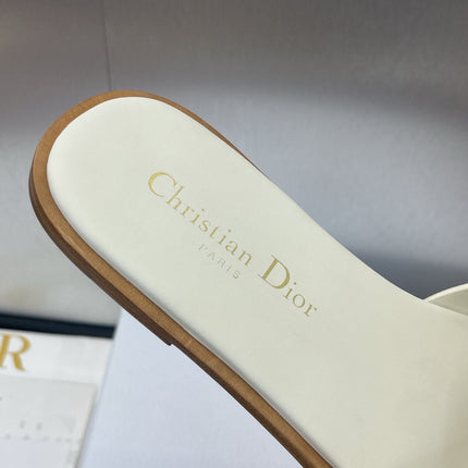 D-CLUB SLIDE SANDAL 25S IN WHITE CALFSKIN