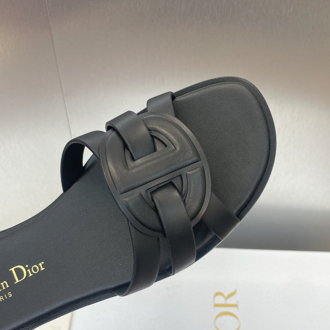 D-CLUB SLIDE SANDAL 25S IN BLACK CALFSKIN
