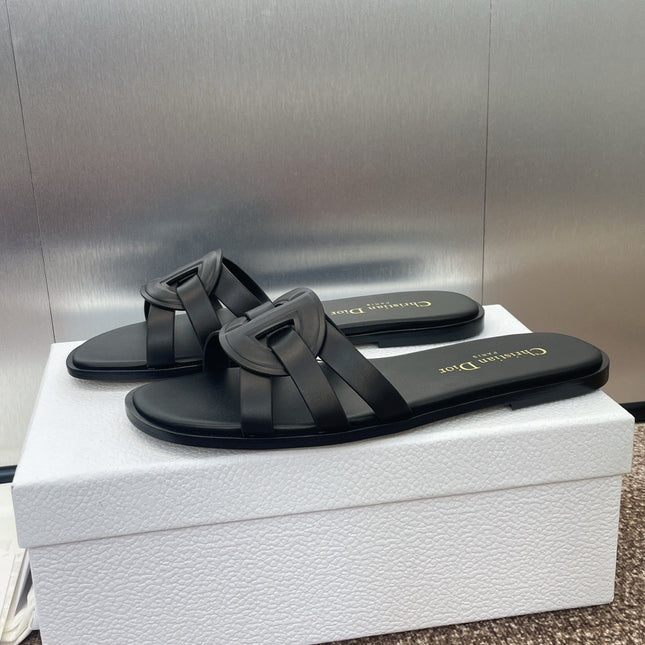 D-CLUB SLIDE SANDAL 25S IN BLACK CALFSKIN