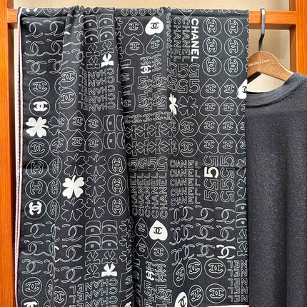 SQUARE SCARF 140 CM IN BLACK MONOGRAM SILK 403999