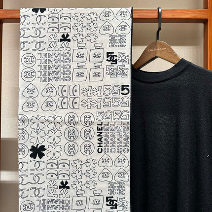 SQUARE SCARF 140 CM IN WHITE MONOGRAM SILK 403998