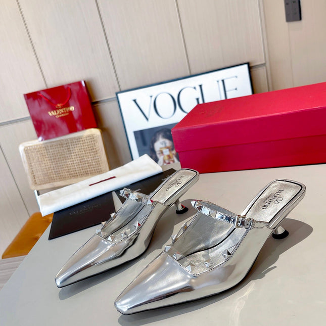 ROCKSTUD CAGED MULES 5 CM IN SILVER CALFSKIN