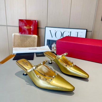 ROCKSTUD CAGED MULES 5 CM IN GOLD CALFSKIN