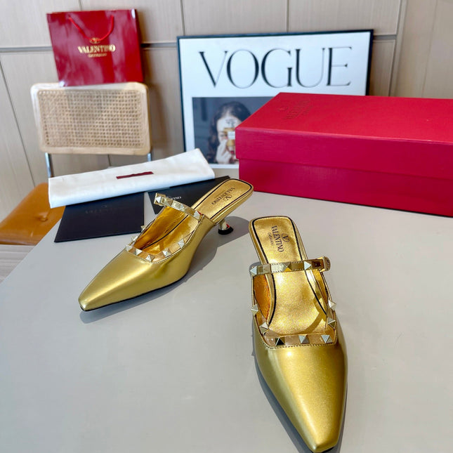 ROCKSTUD CAGED MULES 5 CM IN GOLD CALFSKIN