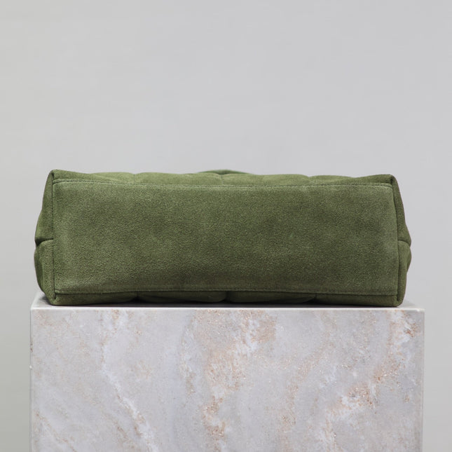 YSL 25S LOULOU PUFFER MM 29 IN GREEN SUEDE GOLD HARDWRE