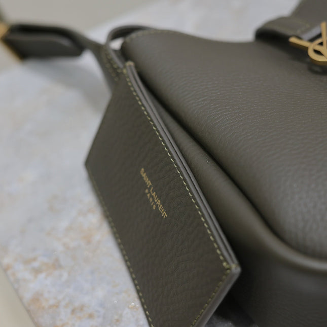 YSL 25S LE 5 À 7 BAG 16 IN LIGHT MUSK GRAINED CALFSKIN GOLD HARDWRE