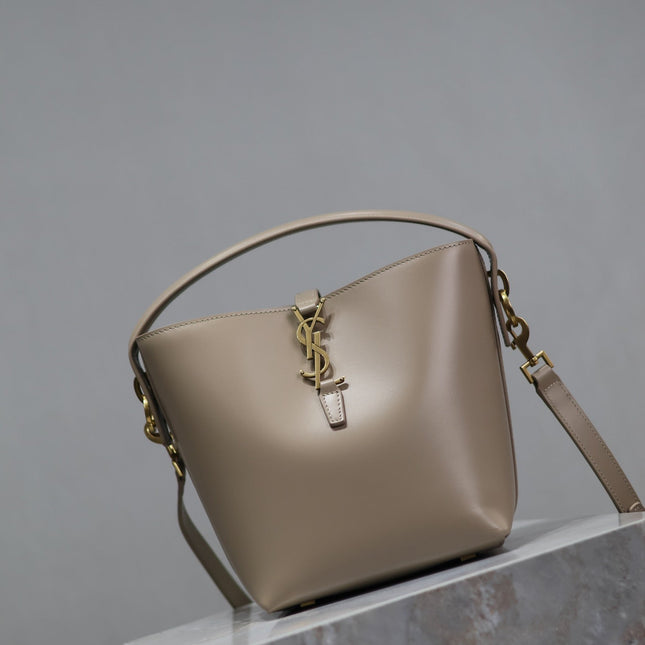 YSL 25S LE 37 BUCKET 20 IN BEIGE CALFSKIN GOLD HARDWRE