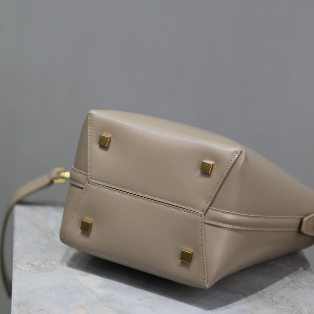 YSL 25S LE 37 BUCKET 20 IN BEIGE CALFSKIN GOLD HARDWRE