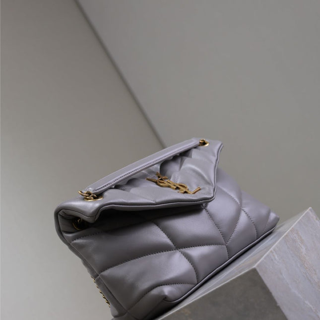 YSL 25S LOULOU PUFFER MEDIUM 29 IN SMOKY LAVENDER CALFSKIN