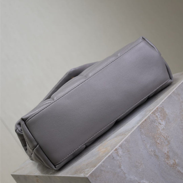 YSL 25S LOULOU PUFFER MEDIUM 29 IN SMOKY LAVENDER CALFSKIN