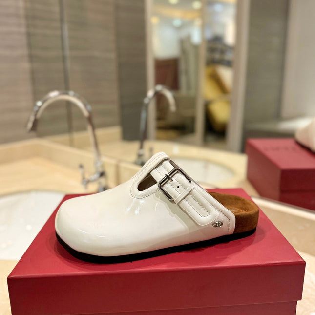 FUSSFRIEND WHITE PATENT CALFSKIN LEATHER SABOT