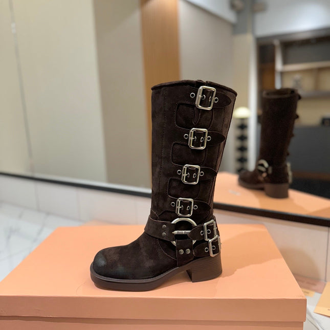 THICK-SOLED BUCKLE BOOTS IN BLACK SUEDE