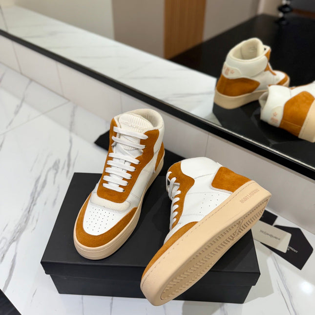MID-TOP SNEAKERS IN WHITE PERFORATED LAMBSKIN AND BRONZE ORANGE SUEDE
