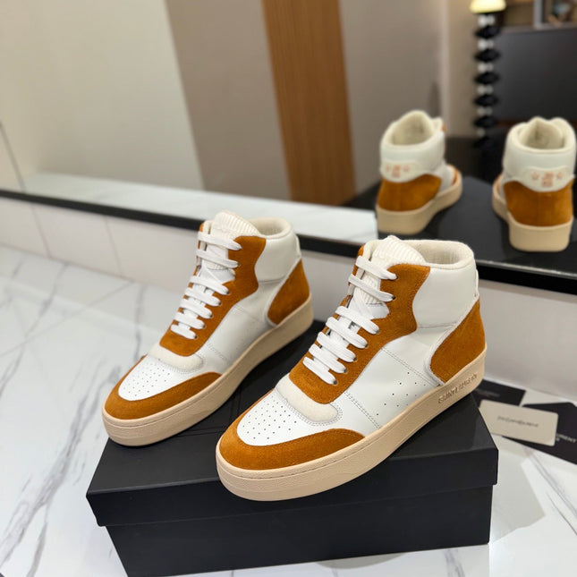 MID-TOP SNEAKERS IN WHITE PERFORATED LAMBSKIN AND BRONZE ORANGE SUEDE