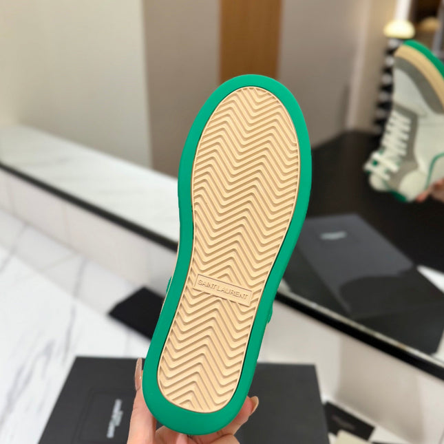 MID-TOP SNEAKERS IN WHITE PERFORATED LAMBSKIN AND GRAY SUEDE