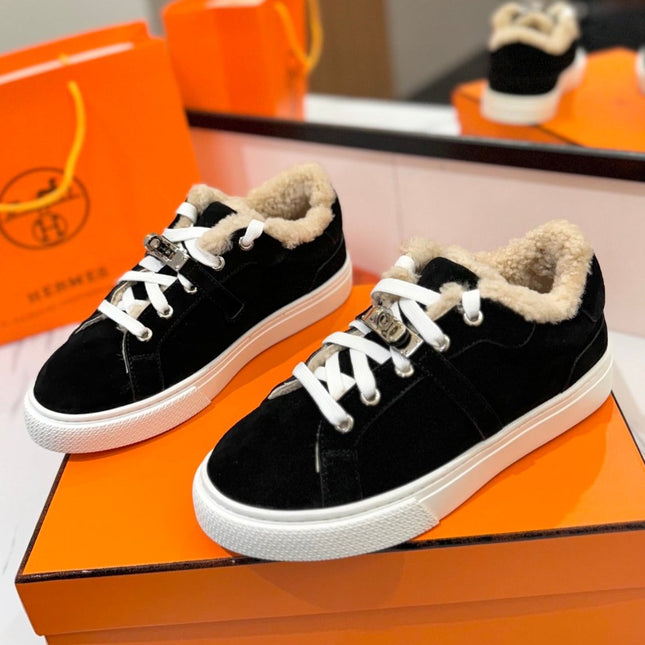 DAY SNEAKER IN BLACK SUEDE AND FLEECE LINING