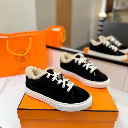 DAY SNEAKER IN BLACK SUEDE AND FLEECE LINING