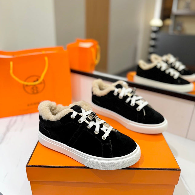 DAY SNEAKER IN BLACK SUEDE AND FLEECE LINING