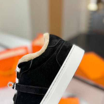 DAY SNEAKER IN BLACK SUEDE AND FLEECE LINING