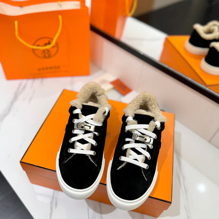 DAY SNEAKER IN BLACK SUEDE AND FLEECE LINING