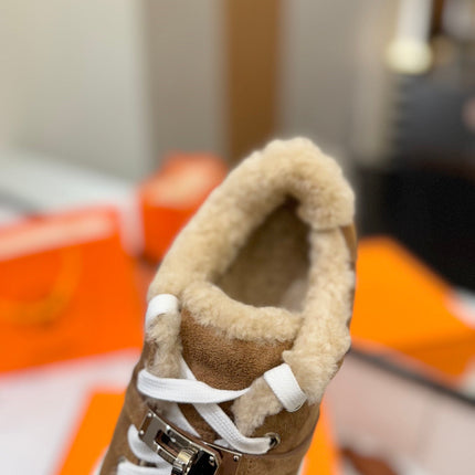 DAY SNEAKER IN BRONZE BROWN SUEDE AND FLEECE LINING