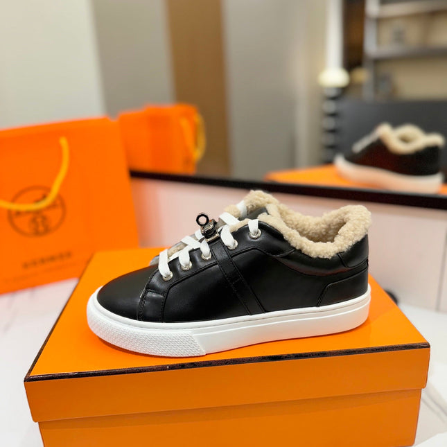 DAY SNEAKER IN BLACK CALFSKIN AND FLEECE LINING