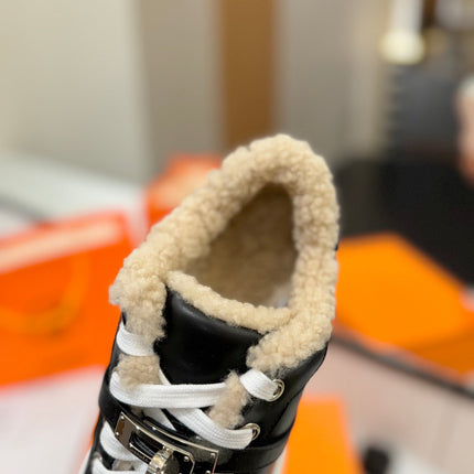 DAY SNEAKER IN BLACK CALFSKIN AND FLEECE LINING