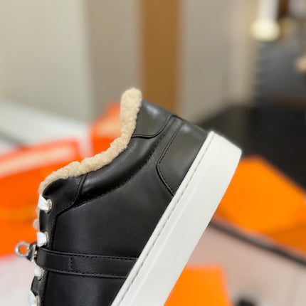 DAY SNEAKER IN BLACK CALFSKIN AND FLEECE LINING