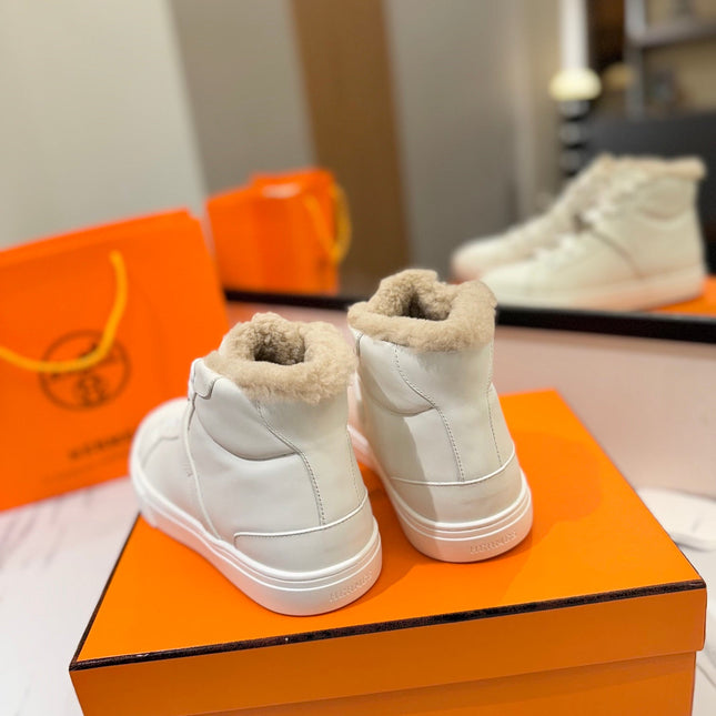 CHEALSEA BOOTS IN WHITE CALFSKIN AND FLEECE LINING