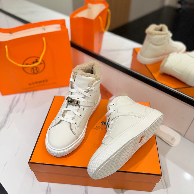 CHEALSEA BOOTS IN WHITE CALFSKIN AND FLEECE LINING