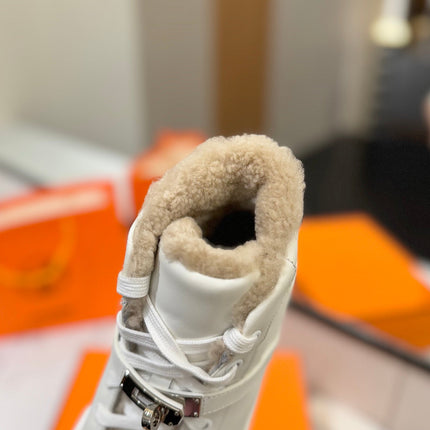 CHEALSEA BOOTS IN WHITE CALFSKIN AND FLEECE LINING